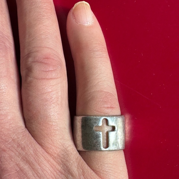 KY Brand Silvertone Hollow Cross Band Ring - Picture 1 of 7